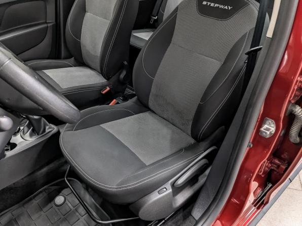 Renault Sandero II Рестайлинг с пробегом 2021 года, цена 1 590 000 рублей, 22038 км, хэтчбек, Автокод Объявления