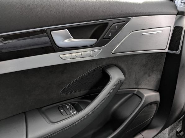Audi A8 III (D4) Рестайлинг с пробегом 2016 года, цена 2 900 000 рублей, 90722 км, седан, Автокод Объявления