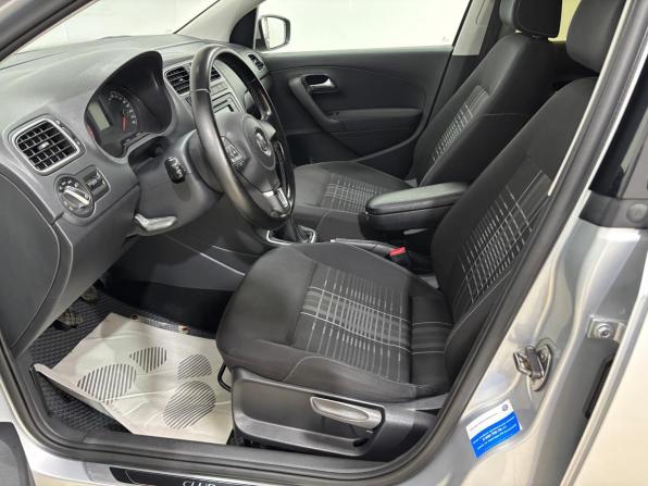 Volkswagen Polo V с пробегом 2015 года, цена 725 000 рублей, 209340 км, седан, Автокод Объявления