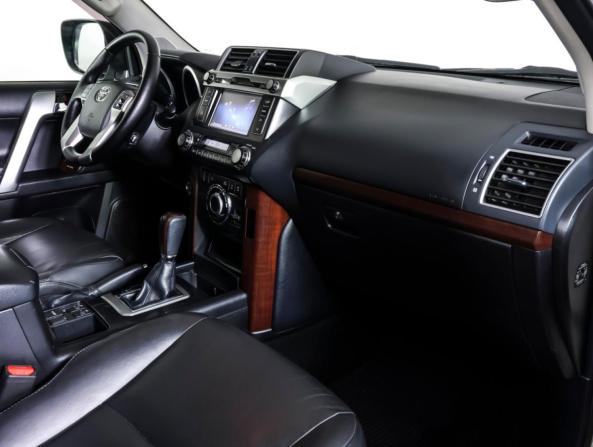 Toyota Land Cruiser Prado 150 Series Рестайлинг 1 с пробегом 2015 года, цена 3 296 000 рублей, 237797 км, внедорожник, Автокод Объявления