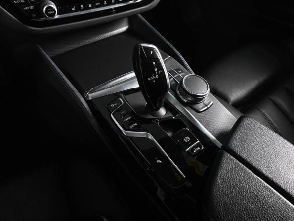 BMW 5 серии VII (G30/G31/G38) Рестайлинг с пробегом 2021 года, цена 4 329 000 рублей, 159984 км, седан, Автокод Объявления