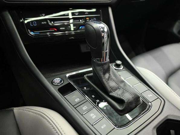 Volkswagen Bora IV (China Market) Рестайлинг с пробегом 2023 года, цена 2 090 000 рублей, 14123 км, седан, Автокод Объявления