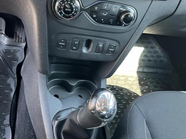 Renault Sandero II с пробегом 2017 года, цена 970 097 рублей, 83161 км, хэтчбек, Автокод Объявления
