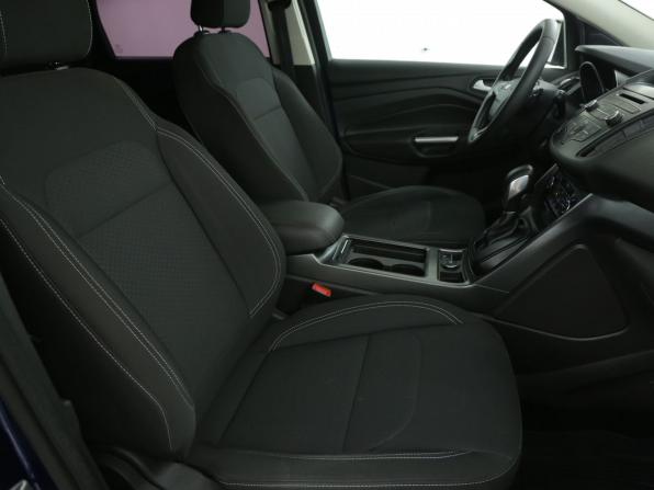 Ford Kuga II Рестайлинг с пробегом 2017 года, цена 1 529 000 рублей, 150000 км, внедорожник, Автокод Объявления