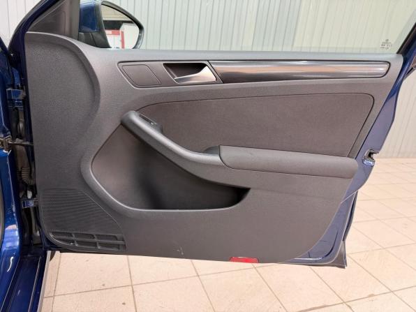 Volkswagen Jetta VI с пробегом 2011 года, цена 999 000 рублей, 157300 км, седан, Автокод Объявления
