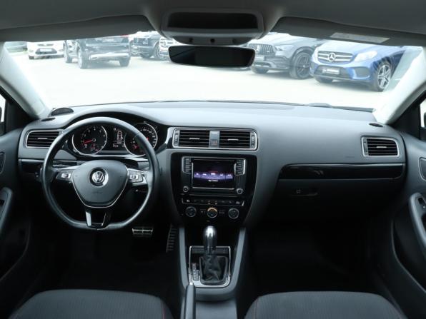 Volkswagen Jetta VI Рестайлинг с пробегом 2017 года, цена 1 690 000 рублей, 47120 км, седан, Автокод Объявления