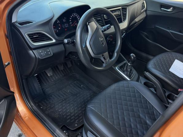 Hyundai Solaris II с пробегом 2017 года, цена 899 000 рублей, 153274 км, седан, Автокод Объявления