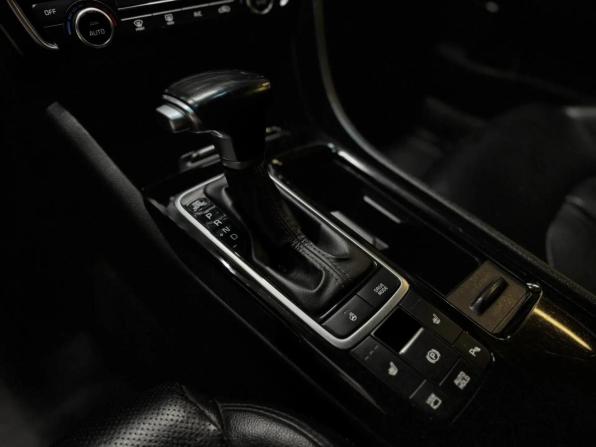 Kia Optima IV Рестайлинг с пробегом 2018 года, цена 1 697 000 рублей, 184000 км, седан, Автокод Объявления