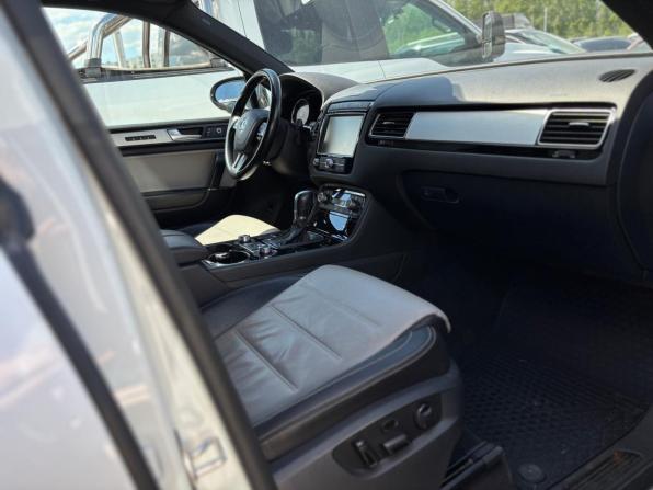 Volkswagen Touareg II Рестайлинг с пробегом 2017 года, цена 3 430 000 рублей, 185388 км, внедорожник, Автокод Объявления