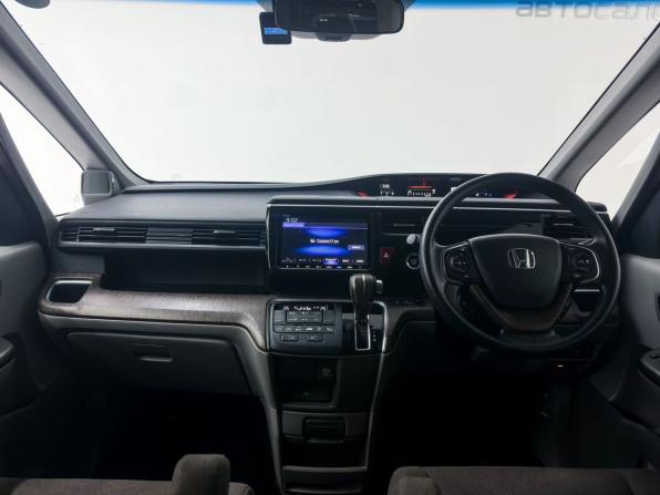 Honda Stepwgn V Рестайлинг с пробегом 2020 года, цена 2 250 000 рублей, 79000 км, минивэн, Автокод Объявления
