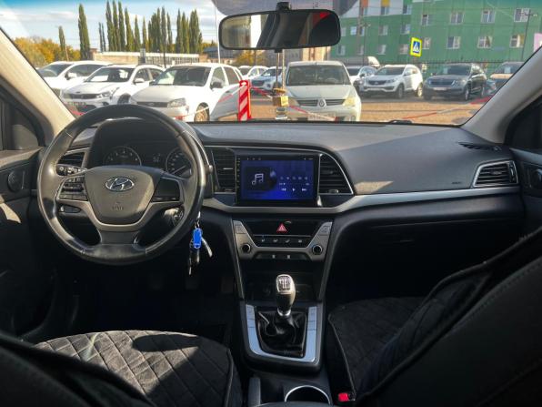 Hyundai Elantra VI (AD) с пробегом 2018 года, цена 1 390 000 рублей, 127192 км, седан, Автокод Объявления