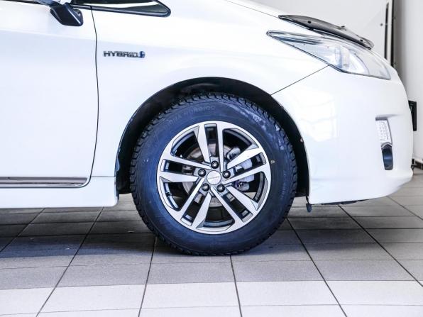 Toyota Prius III (XW30) с пробегом 2011 года, цена 919 000 рублей, 221470 км, лифтбек, Автокод Объявления