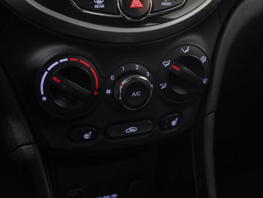 Hyundai Solaris I Санкт-Петербург  - изображение 14