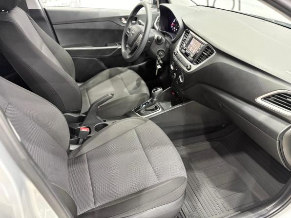 Hyundai Solaris II с пробегом 2017 года, цена 1 389 000 рублей, 88500 км, седан, Автокод Объявления