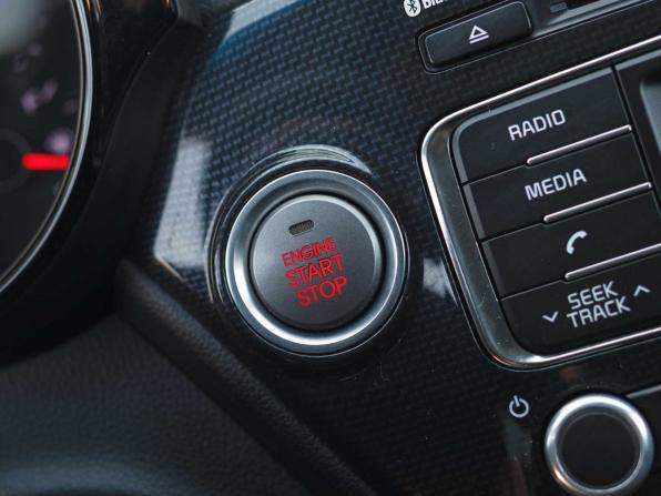 Kia Rio III Рестайлинг с пробегом 2015 года, цена 850 000 рублей, 297000 км, седан, Автокод Объявления