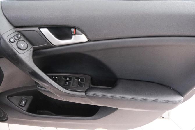 Honda Accord VIII Рестайлинг с пробегом 2011 года, цена 1 549 000 рублей, 58500 км, седан, Автокод Объявления