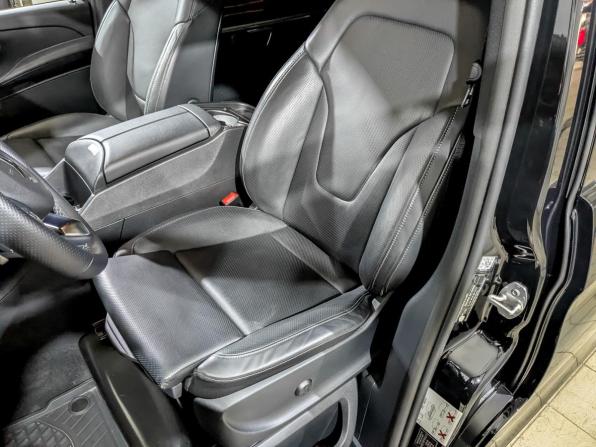 Mercedes-Benz V-Класс III (W447) Рестайлинг с пробегом 2023 года, цена 10 250 000 рублей, 40320 км, минивэн, Автокод Объявления