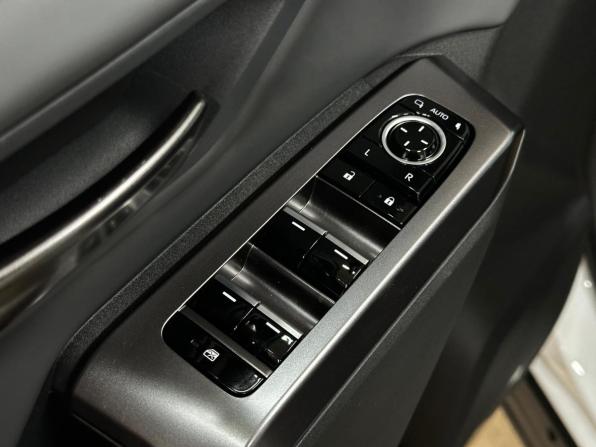 Toyota Wildlander II с пробегом 2026 года, цена 4 150 000 рублей, 60 км, внедорожник, Автокод Объявления
