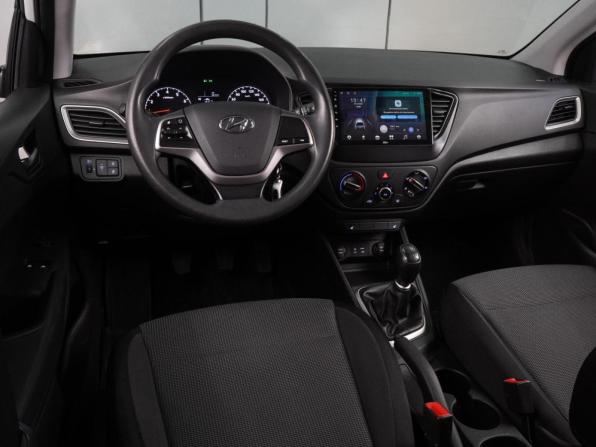Hyundai Solaris II с пробегом 2017 года, цена 1 199 000 рублей, 66813 км, седан, Автокод Объявления