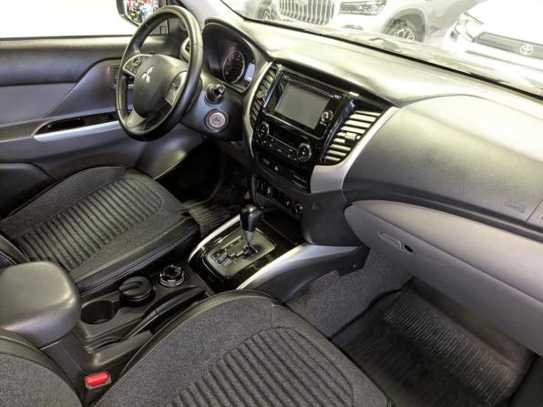 Mitsubishi L200 V с пробегом 2016 года, цена 2 299 500 рублей, 120000 км, пикап, Автокод Объявления
