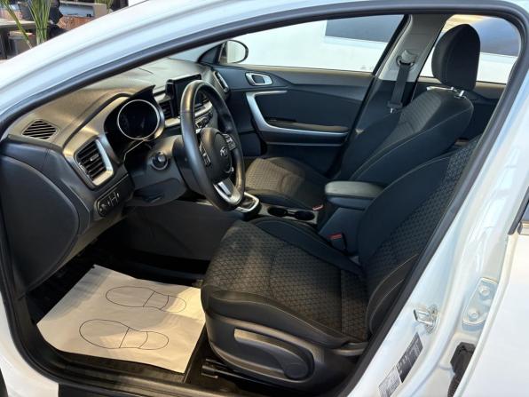 Kia Ceed III с пробегом 2018 года, цена 1 679 000 рублей, 69140 км, универсал, Автокод Объявления