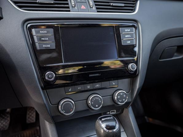 Skoda Octavia III (A7) Рестайлинг с пробегом 2019 года, цена 1 818 000 рублей, 52070 км, лифтбек, Автокод Объявления