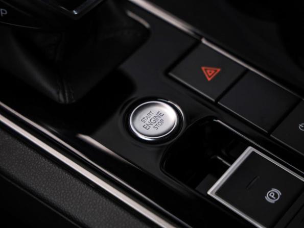 Volkswagen Touareg III с пробегом 2020 года, цена 5 199 000 рублей, 52000 км, внедорожник, Автокод Объявления