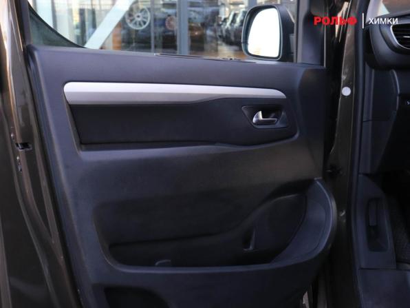 Peugeot Traveller I с пробегом 2018 года, цена 2 350 000 рублей, 238990 км, минивэн, Автокод Объявления
