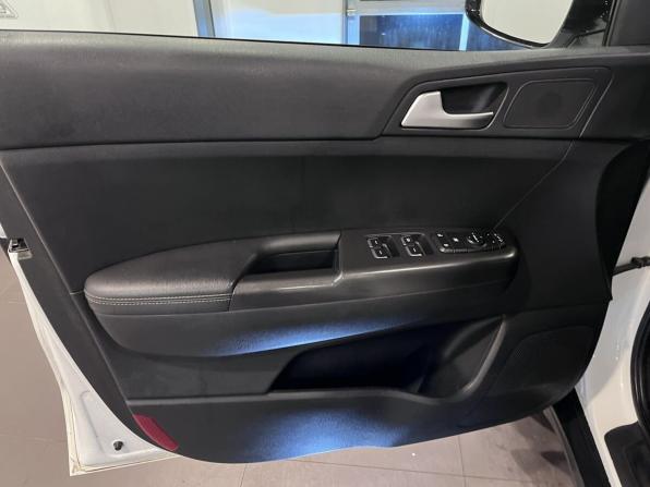 Kia Sportage IV Рестайлинг с пробегом 2018 года, цена 2 275 000 рублей, 93830 км, внедорожник, Автокод Объявления