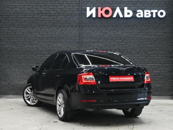 Skoda Octavia III (A7) Рестайлинг с пробегом 2018 года, цена 1 825 000 рублей, 140516 км, лифтбек, Автокод Объявления
