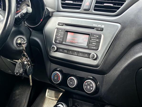 Kia Rio III Рестайлинг с пробегом 2015 года, цена 989 000 рублей, 114000 км, седан, Автокод Объявления