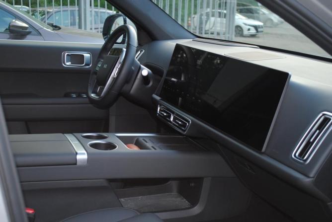 Li Auto (Lixiang) L6 с пробегом 2024 года, цена 5 899 000 рублей, 2140 км, внедорожник, Автокод Объявления