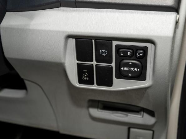 Toyota Prius III (XW30) с пробегом 2010 года, цена 895 000 рублей, 188263 км, лифтбек, Автокод Объявления