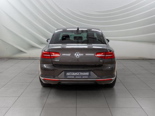 Volkswagen Passat B8 с пробегом 2018 года, цена 1 798 000 рублей, 138946 км, седан, Автокод Объявления