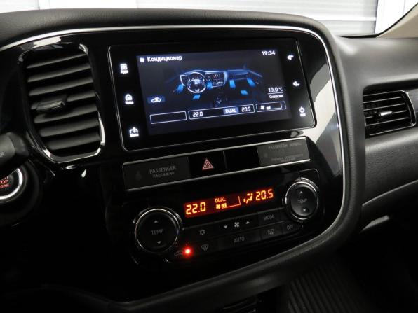 Mitsubishi Outlander III Рестайлинг 3 с пробегом 2019 года, цена 1 795 000 рублей, 211000 км, внедорожник, Автокод Объявления