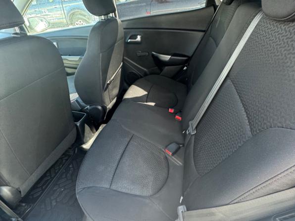 Kia Rio III Рестайлинг с пробегом 2017 года, цена 1 077 000 рублей, 126000 км, хэтчбек, Автокод Объявления