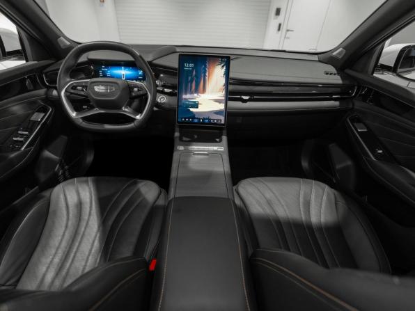 Geely Preface I с пробегом 2024 года, цена 2 690 000 рублей, 43062 км, седан, Автокод Объявления