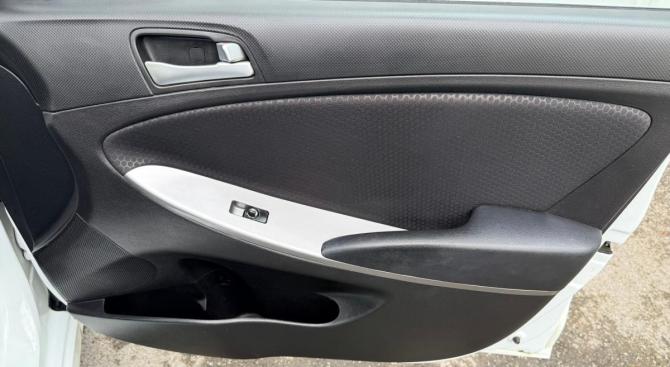 Hyundai Solaris I Рестайлинг с пробегом 2015 года, цена 1 070 000 рублей, 128556 км, хэтчбек, Автокод Объявления