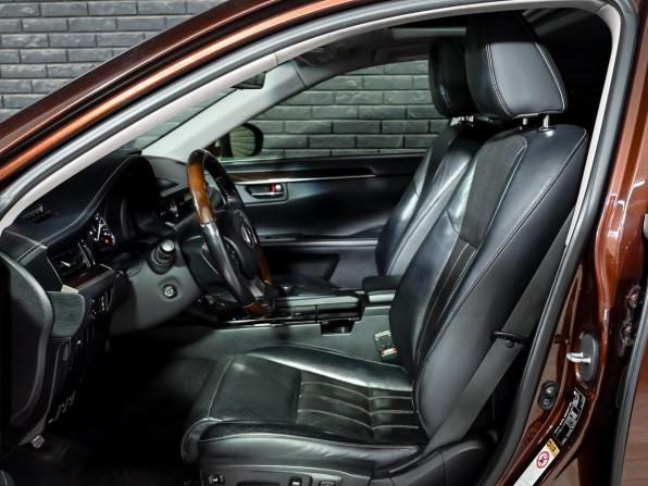 Lexus ES VI Рестайлинг с пробегом 2015 года, цена 1 850 000 рублей, 186746 км, седан, Автокод Объявления