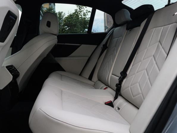 BMW 5 серии VIII (G60/G61/G68) с пробегом 2024 года, цена 6 650 000 рублей, 18349 км, седан, Автокод Объявления