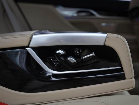 BMW 7 серии VI (G11/G12) с пробегом 2016 года, цена 2 590 000 рублей, 206000 км, седан, Автокод Объявления