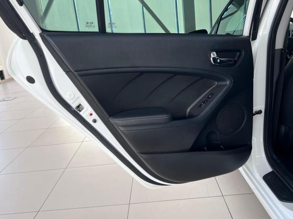 Kia Cerato III Рестайлинг (Classic) с пробегом 2017 года, цена 1 590 000 рублей, 97966 км, седан, Автокод Объявления