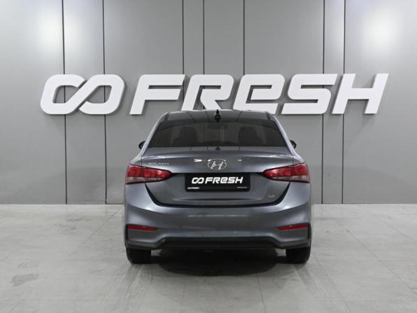 Hyundai Solaris II с пробегом 2019 года, цена 1 579 000 рублей, 124119 км, седан, Автокод Объявления