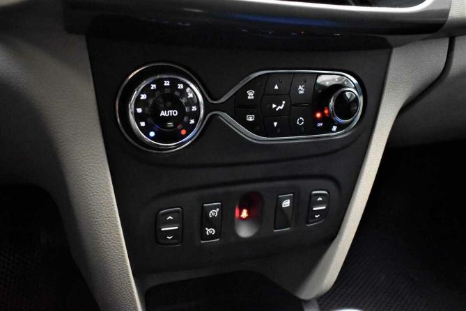 Renault Logan II с пробегом 2014 года, цена 580 000 рублей, 128693 км, седан, Автокод Объявления