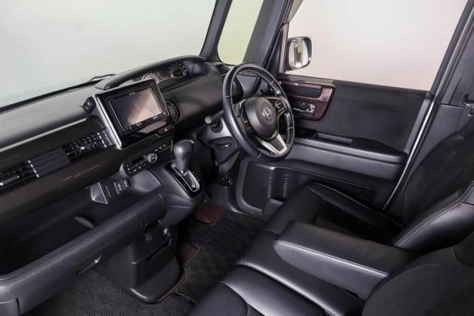 Honda N-BOX II с пробегом 2018 года, цена 1 039 000 рублей, 73580 км, микровэн, Автокод Объявления