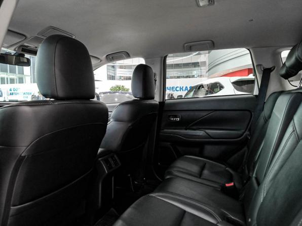Mitsubishi Outlander III Рестайлинг 3 с пробегом 2020 года, цена 2 699 000 рублей, 46401 км, внедорожник, Автокод Объявления