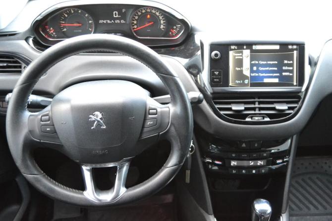 Peugeot 208 I с пробегом 2013 года, цена 650 000 рублей, 224274 км, хэтчбек, Автокод Объявления