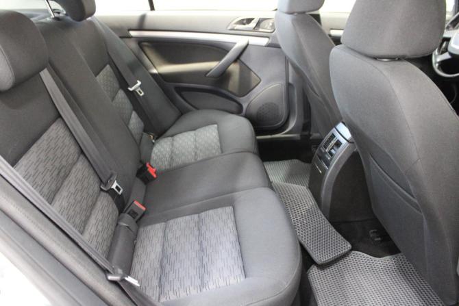 Skoda Octavia II (A5) Рестайлинг с пробегом 2013 года, цена 695 000 рублей, 234676 км, лифтбек, Автокод Объявления