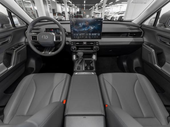 Toyota RAV4 VI (XA60) с пробегом 2025 года, цена 3 950 000 рублей, 30 км, внедорожник, Автокод Объявления