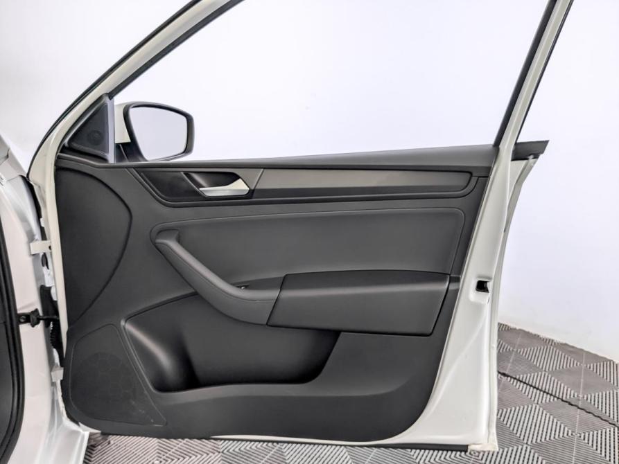 Volkswagen Polo VI Москва  - изображение 24